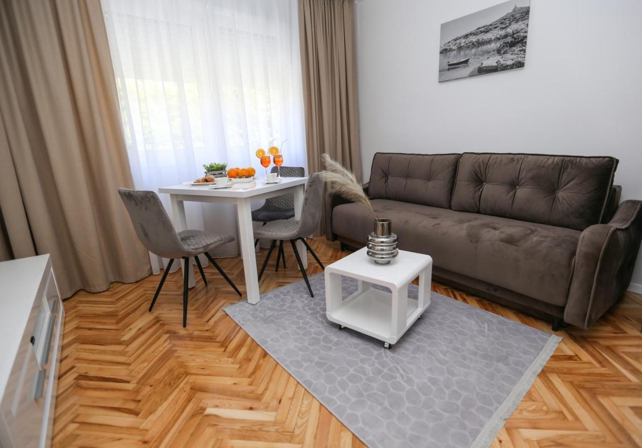 Apartmani Guto Podstrana Exterior photo